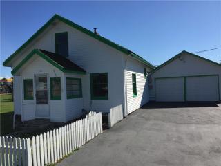 181 Sprague Ave, Westport, WA
