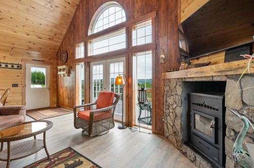 127 Bennett Hl Rd, Columbia NH  03576-3308 exterior