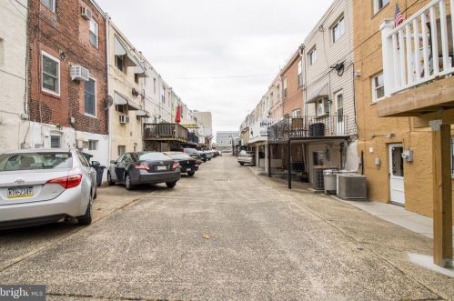 2813 13th St, Philadelphia PA  19133-1208 exterior