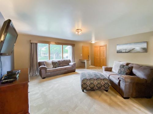 4895 Sussex Ln, Greendale, WI 53129-2022