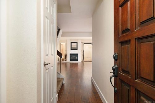 6868 Maple Leaf Dr, Carlsbad CA  92011-3947 exterior
