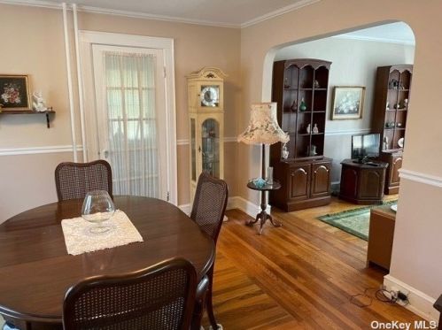 170 Great Neck Rd, Copiague NY  11726-3802 exterior