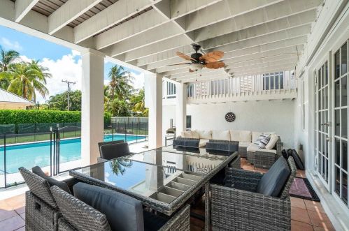 6260 Ocean Blvd, Boynton Beach FL  33435-5212 exterior