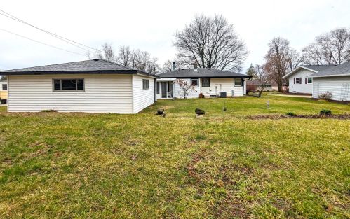 7412 Dartmoor Ave, Greendale, WI 53129-2205