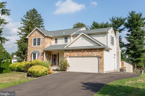 35 Sassafras Dr, Southampton, PA 18966-1244