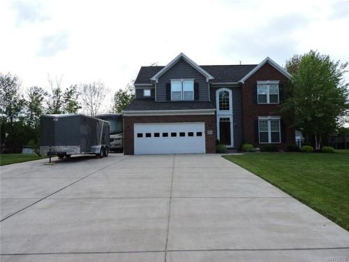 6872 Kimberly Ln, Derby, NY 14047-9509