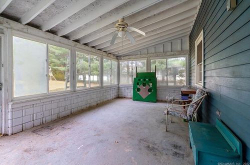 15 Independence Ln, North Haven CT  06473-1517 exterior