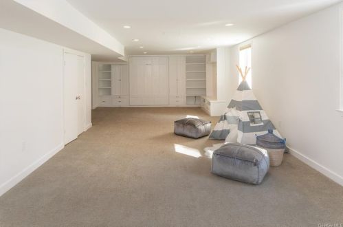 25 Laporte Ave, Mount Vernon NY  10552-1016 exterior