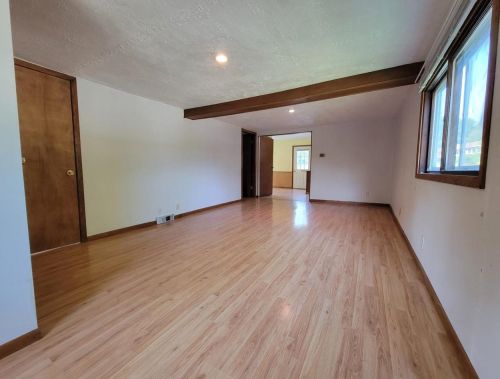 120 Manchester St, Manchester WI  53946-8559 exterior
