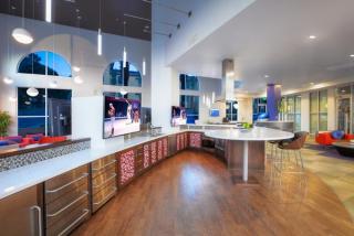 9865 Erma Rd, San Diego CA  92131-1002 exterior