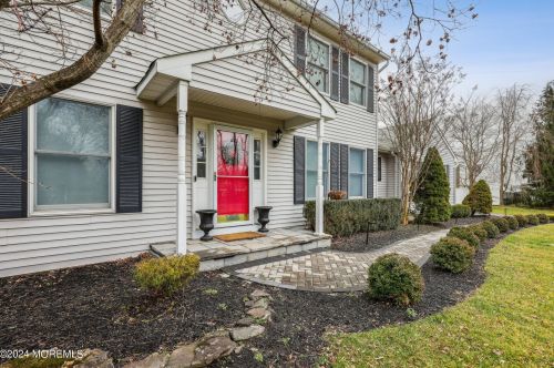 20 Red Fox Rd, East Freehold, NJ 07728-8165