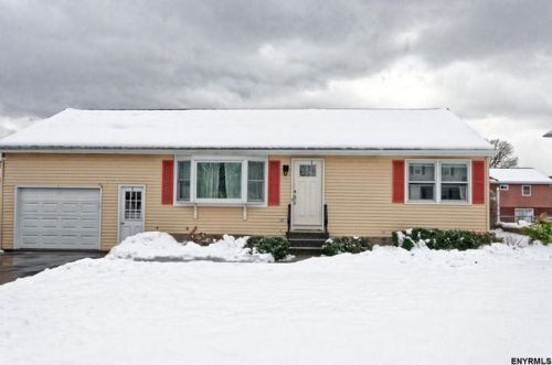6 Harding Ave, Newtonville NY  12110-5505 exterior