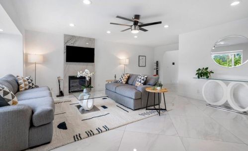 261 Forest Hill Blvd, West Palm Beach, FL 33405-4753