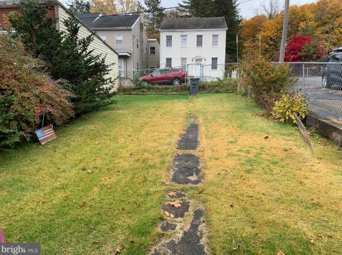 1436 Walnut St, Ashland, PA 17921-1714