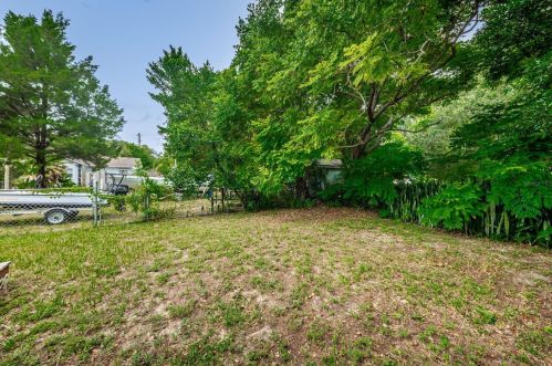 581 Dixie Hwy, Tarpon Springs FL  34689-5718 exterior