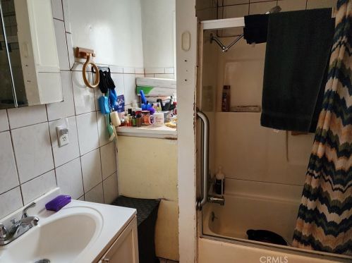 2108 Lime Ave, Long Beach CA  90806-4821 exterior