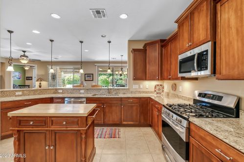 27041 Tonopah Dr, Buckeye AZ 85396-6932 exterior