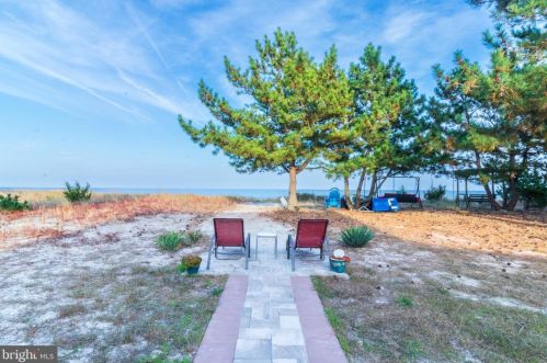 399 Bay Ave, Slaughter Beach DE  19963-4910 exterior