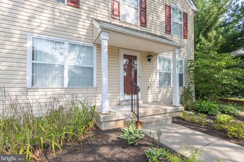 5059 Rebecca Fell Dr, Gardenville, PA