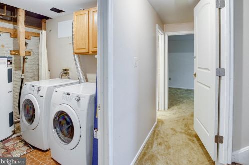 3522 Caledonia Cir, Woodbridge VA  22192-1063 exterior