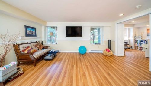 19 Kerri Ln, Lincoln Park NJ  07035-2113 exterior