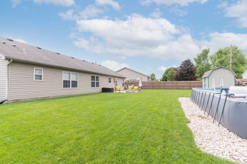 140 Union Ridge Dr, Englewood OH  45322-8774 exterior