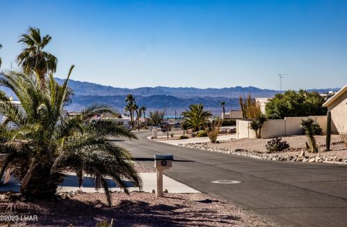3886 Whaler Dr, Lake Havasu City AZ  86406-4302 exterior