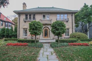 4473 Lake Dr, Milwaukee, WI 53211-1776