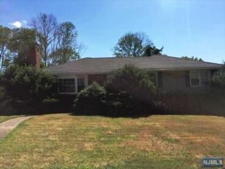 18 Cecilia Dr, Wayne NJ  07470-4605 exterior