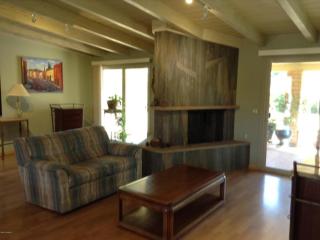 5738 5th St, Tucson, AZ 85711-2402