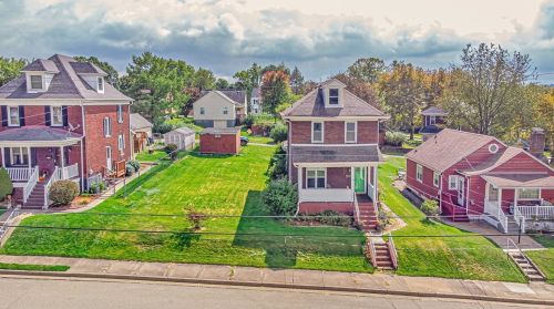 518 7 St, Jeannette PA  15644-1703 exterior