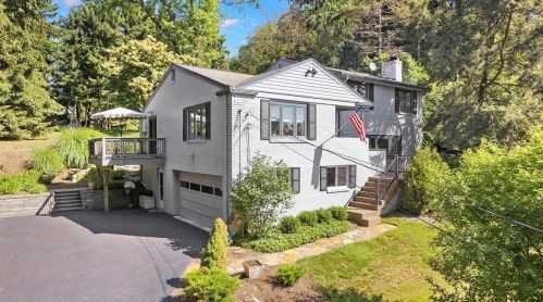 106 Westchester Dr, Pittsburgh, PA 15237-1297