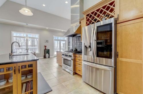 1947 Southwood Trl, West Bend WI  53090-8971 exterior