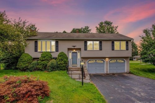 10 Menna Rd, Ansonia, CT 06401-2670