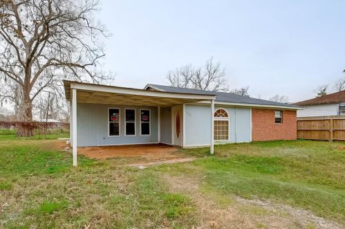 227 Austin Dr, Angleton TX  77515-8308 exterior