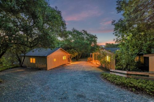 1560 Ronne Dr, Santa Rosa, CA 95404-5723