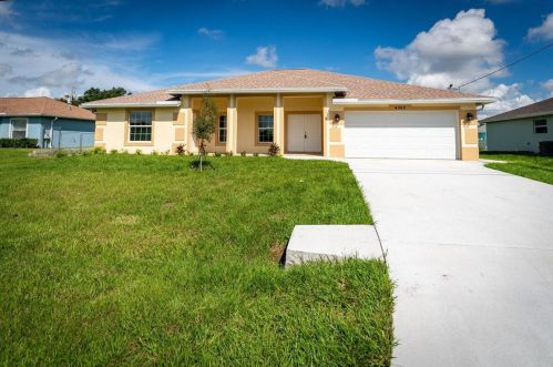 4365 Jarmer Rd, Fort Pierce, FL 34953-5678