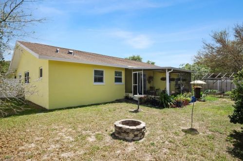 1118 Gulf Oaks Dr, Tarpon Springs, FL 34689-2906