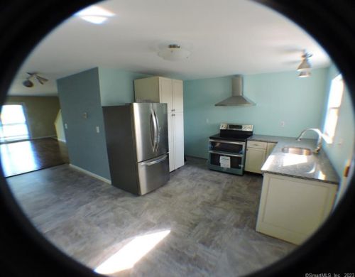 47 Beachview Ave, Bridgeport CT  06605-3202 exterior