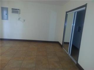 6321 198th Ter, Hialeah FL  33015-8127 exterior