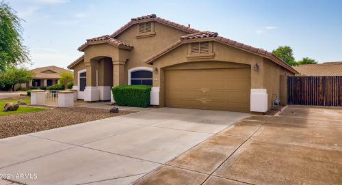4645 Runaway Bay Dr, Chandler, AZ 85249-7125