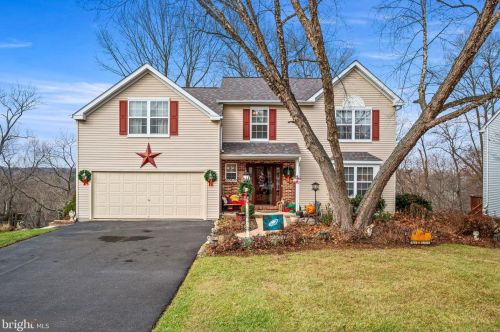 3043 Fairhill Dr, Collegeville, PA 19426-3238