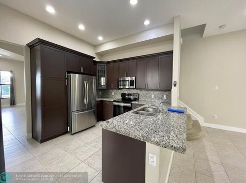 8359 38th St, Hollywood FL  33024-3130 exterior