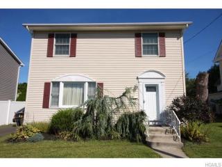 28 1st St, Airmont, NY 10901-5903