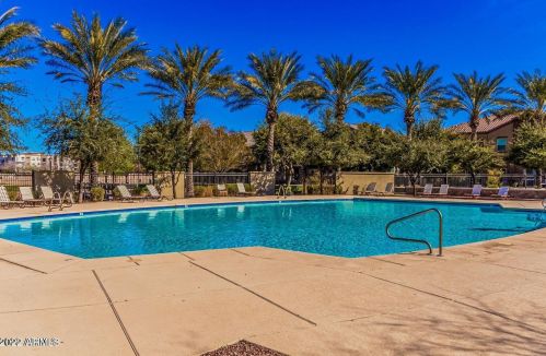 1664 Bridgeport Pkwy, Gilbert AZ  85295-6017 exterior