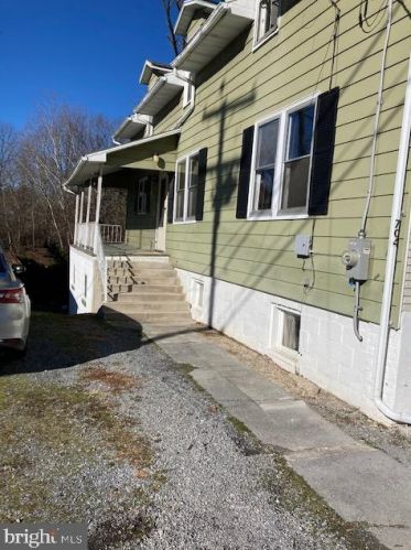 704 Mohrsville Rd, Shoemakersville, PA 19555-9715