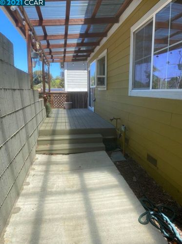 1771 Clos Duvall Ct, Benicia CA  94510-2327 exterior