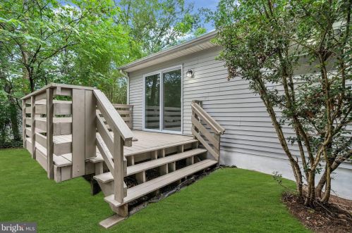 1802 Lakeshore Dr, Browns Mills NJ  08015-1364 exterior