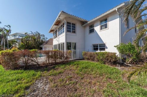 1748 Jewel Box Dr, Sanibel, FL 33957-3416