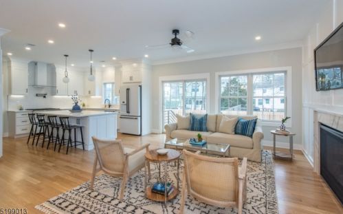 84 Elmwood Ave, Chatham Township NJ  07928-2628 exterior